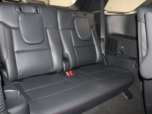 New 2026 Ford Explorer ST-Line w/ ST-Line Street Pack RWD image 31