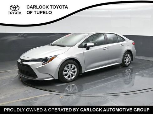 Used 2025 Toyota Corolla LE image 1