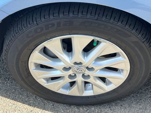 Used 2015 Toyota Prius Prime Plug-In Hybrid FWD image 10