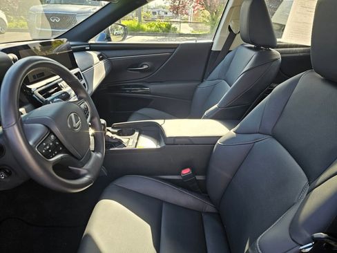 Used 2025 Lexus ES 300h w/ Premium Package FWD image 24