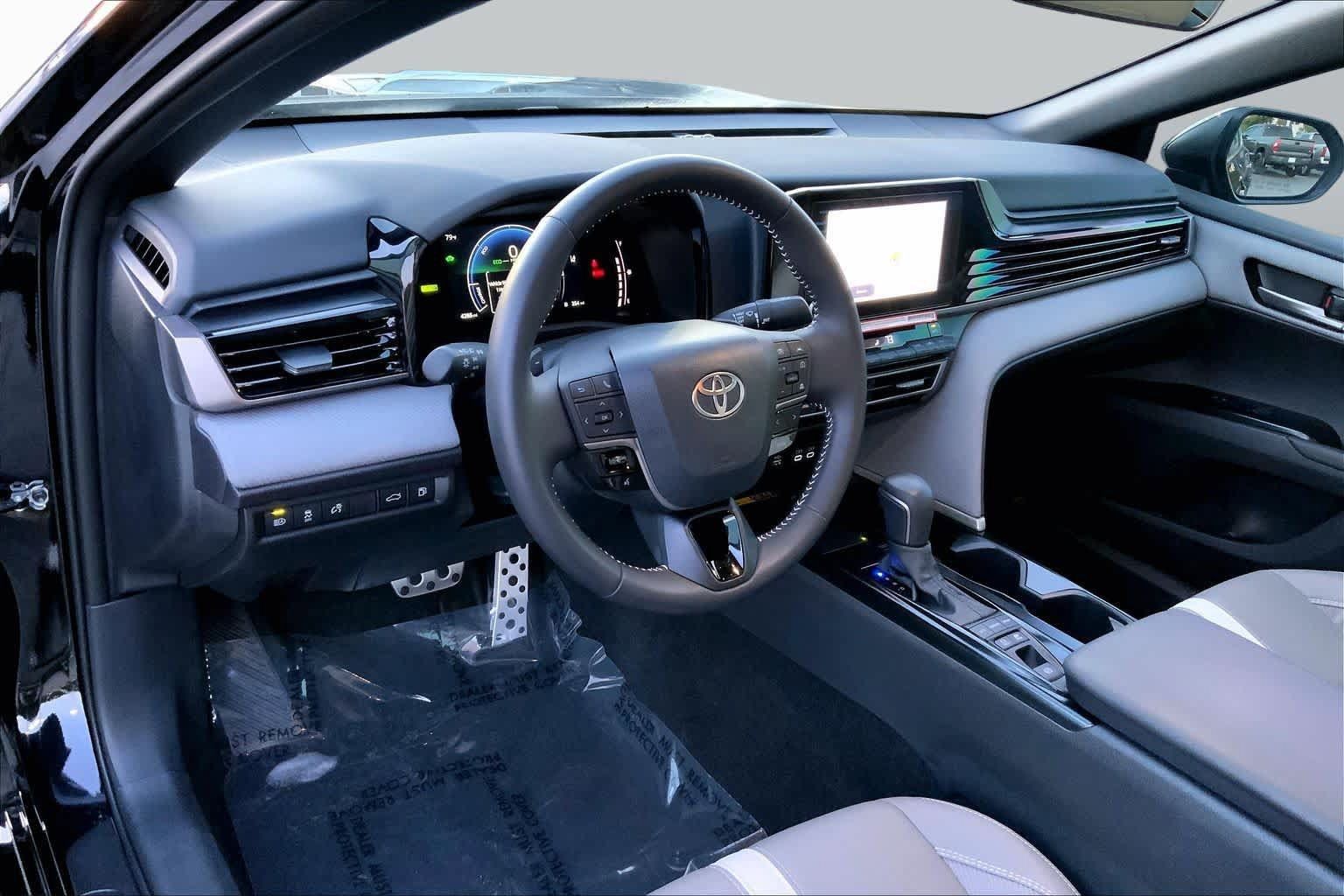 Used 2026 Toyota Camry SE w/ Convenience Package FWD image 15