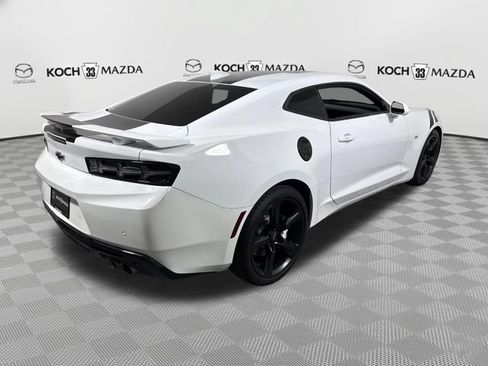 Used 2016 Chevrolet Camaro SS RWD image 17