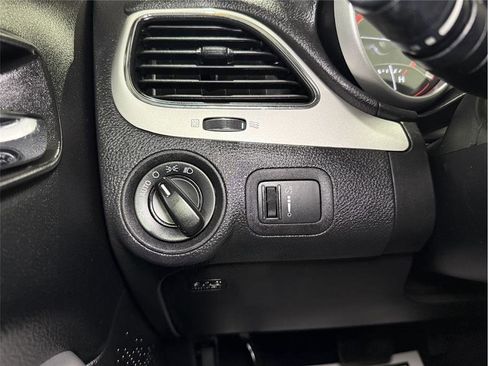 Used 2019 Dodge Journey SE image 36