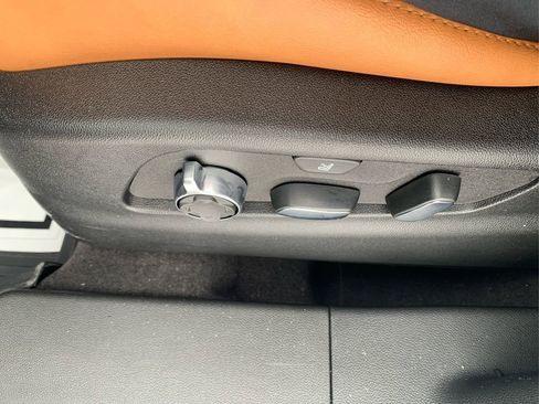 Used 2025 Cadillac XT4 Sport image 33