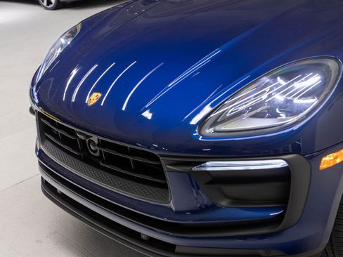 Certified 2024 Porsche Macan image 33