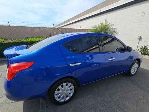 Used 2014 Nissan Versa SV image 4