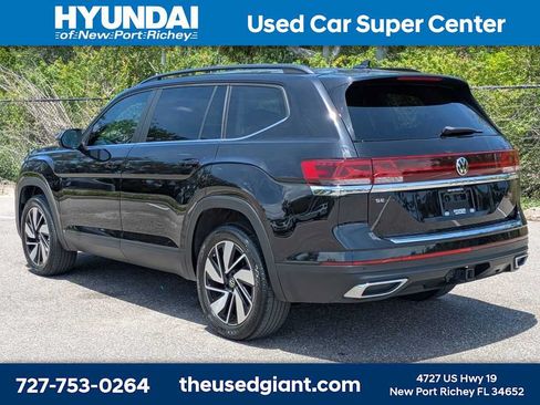Used 2024 Volkswagen Atlas SE FWD image 3