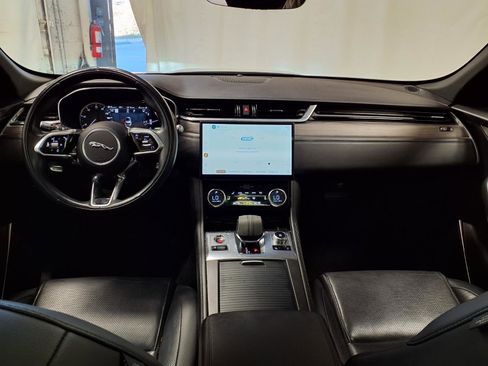 Used 2022 Jaguar F-PACE S image 11