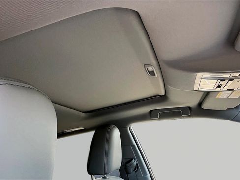 Used 2016 Toyota Highlander XLE AWD/4WD image 14