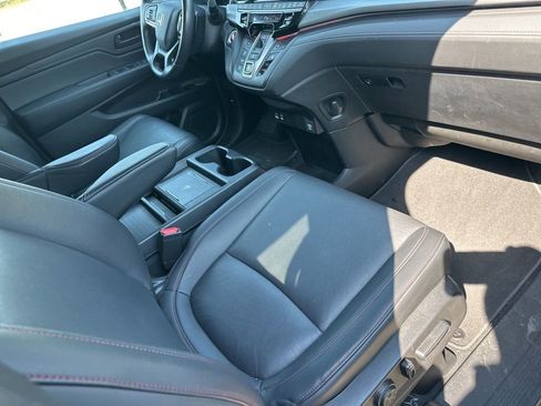Used 2025 Honda Odyssey Sport-L image 18