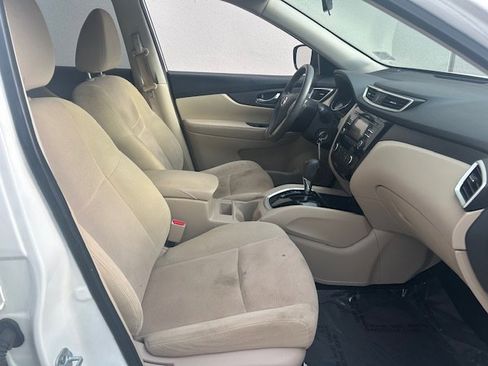 Used 2016 Nissan Rogue S w/ Appearance Package image 7