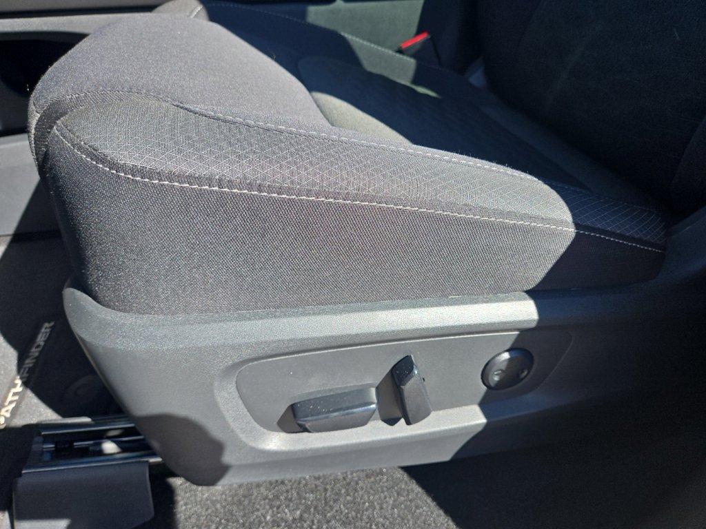 Used 2024 Nissan Pathfinder SV FWD image 25