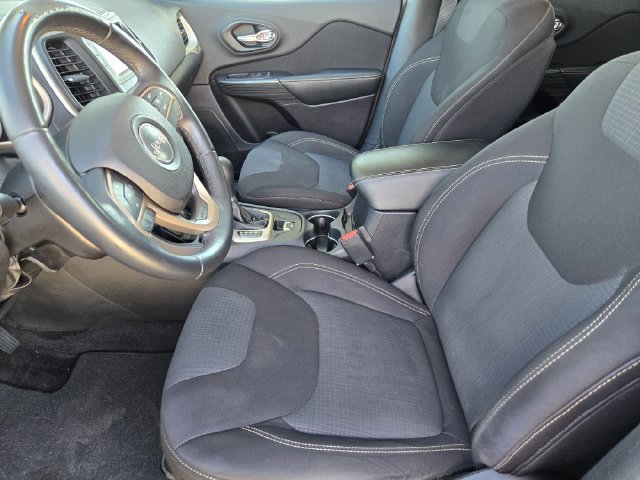 Certified 2016 Jeep Cherokee Latitude FWD image 16