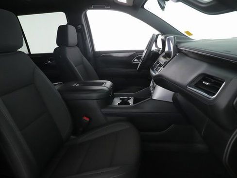 Used 2024 GMC Yukon SLE image 30