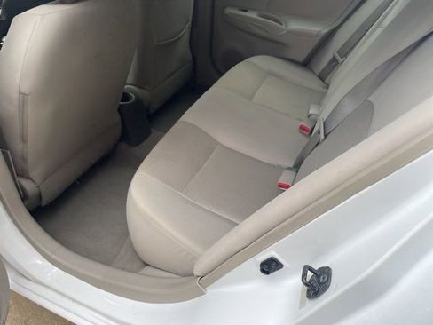 Used 2012 Nissan Versa SL image 13