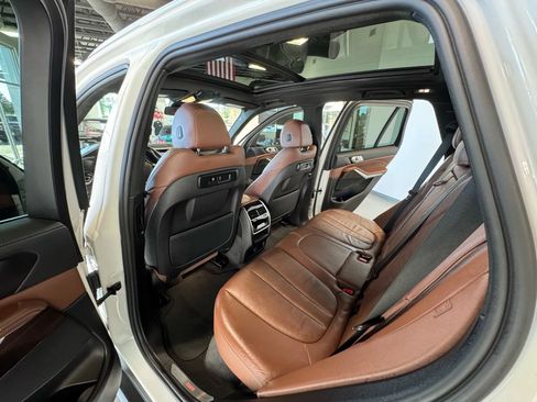 Used 2019 BMW X5 xDrive40i w/ Convenience Package AWD/4WD image 18