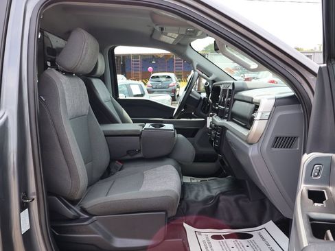Used 2023 Ford F550 4x4 Regular Cab Super Duty w/ XLT Value Package image 19