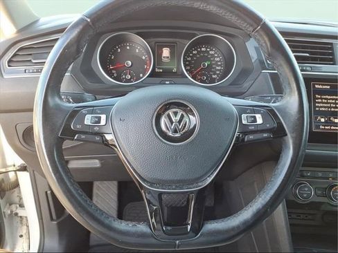 Used 2019 Volkswagen Tiguan SE w/ Panoramic Sunroof Package image 15