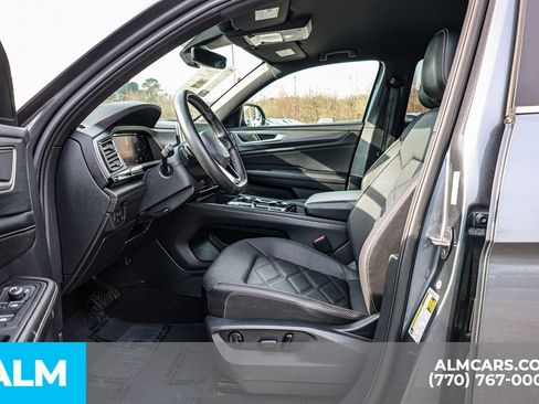 Used 2024 Volkswagen Atlas Cross Sport SE image 19