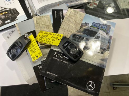 Used 2020 Mercedes-Benz Sprinter 2500 image 32