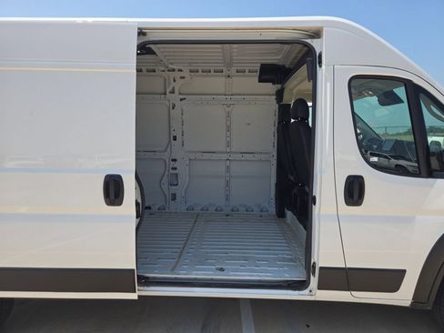 Used 2025 RAM ProMaster 2500 w/ Convenience Group FWD image 21