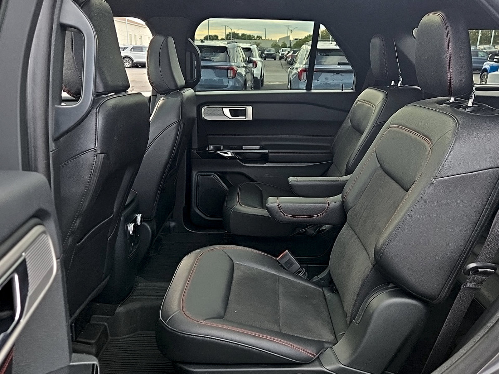 Used 2023 Ford Explorer ST-Line AWD/4WD image 21