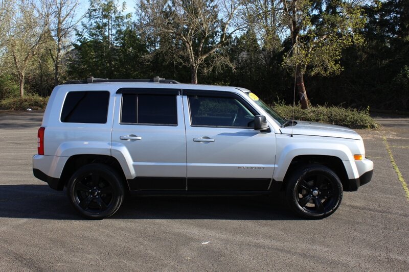 Used 2015 Jeep Patriot Sport w/ Power Value Group AWD/4WD image 5