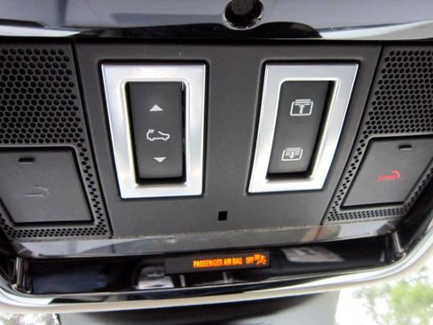 Used 2019 Land Rover Range Rover Supercharged image 24