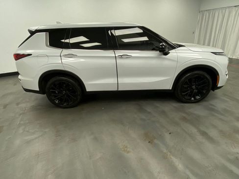 Used 2023 Mitsubishi Outlander SE Black Edition AWD/4WD image 7