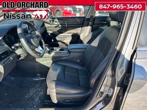 Used 2022 Nissan Altima 2.5 SR w/ Midnight Edition Package AWD/4WD image 11