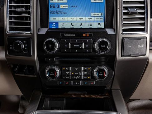 Used 2018 Ford F350 Limited AWD/4WD image 27