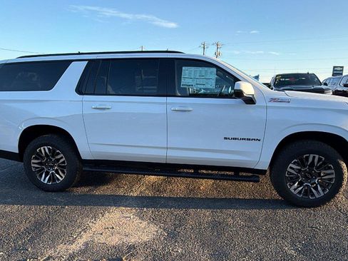 New 2026 Chevrolet Suburban Z71 w/ Comfort Package AWD/4WD image 8