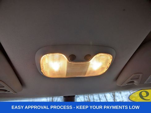 Used 2019 Dodge Journey SE w/ Premium Group image 25