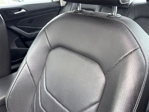 Used 2022 Volkswagen Jetta SEL image 12