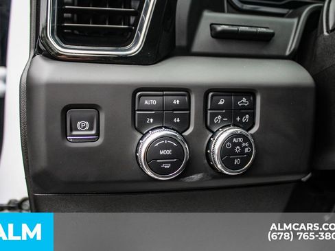 Used 2025 GMC Sierra 3500 Denali w/ Denali Reserve Package AWD/4WD image 30