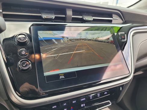 Used 2023 Chevrolet Bolt EUV LT w/ Redline Edition image 17