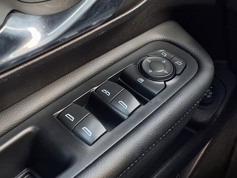 Used 2024 GMC Terrain SLE w/ Driver Convenience Package image 23