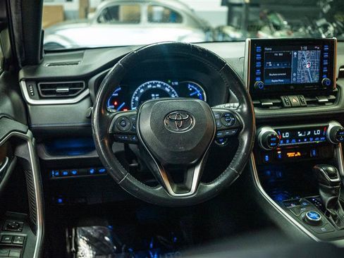 Used 2020 Toyota RAV4 XSE AWD/4WD image 16