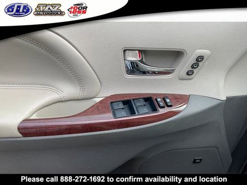 Used 2012 Toyota Sienna XLE image 3