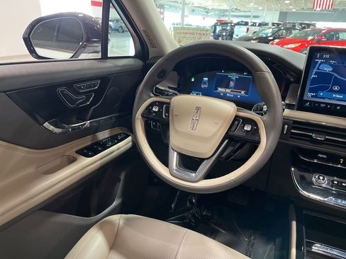 Used 2023 Lincoln Corsair Standard w/ Equipment Group 101A image 16