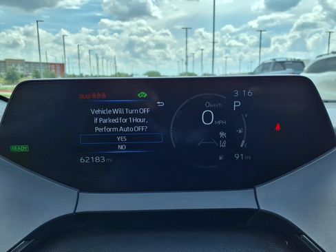 Used 2023 Toyota Prius LE FWD image 14