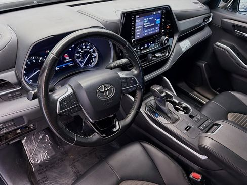 Used 2021 Toyota Highlander XSE image 7