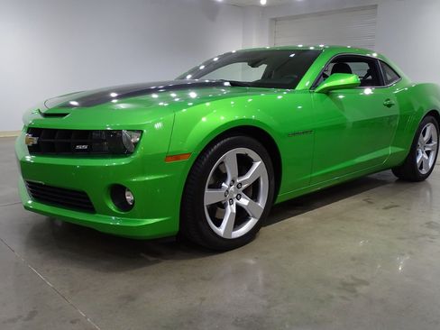 Used 2011 Chevrolet Camaro SS image 3