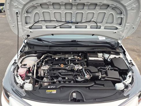 Used 2024 Toyota Corolla LE FWD image 30