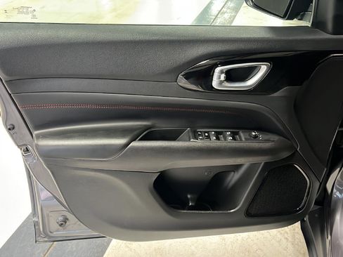 Used 2024 Jeep Compass Trailhawk image 15