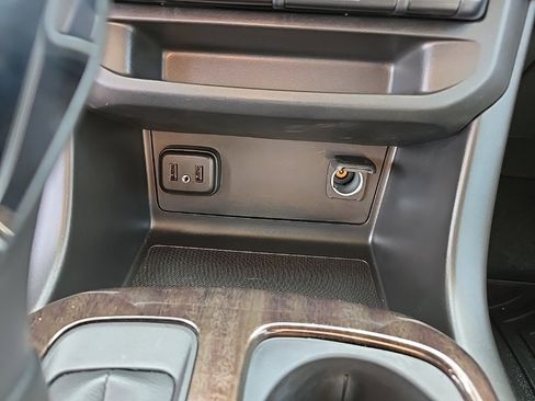 Used 2022 GMC Canyon Elevation image 32