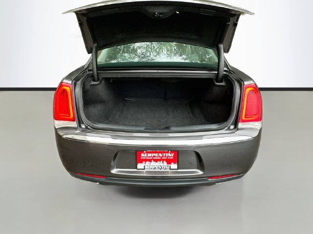 Used 2015 Chrysler 300 Limited RWD image 28