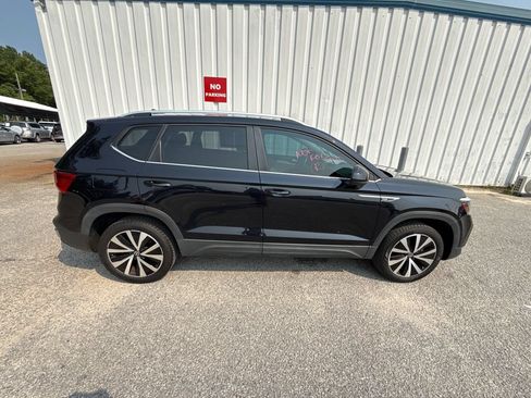 Used 2022 Volkswagen Taos SE FWD image 9