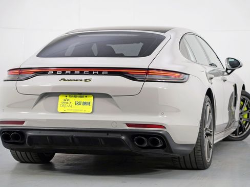 Used 2021 Porsche Panamera 4S w/ Premium Package image 5