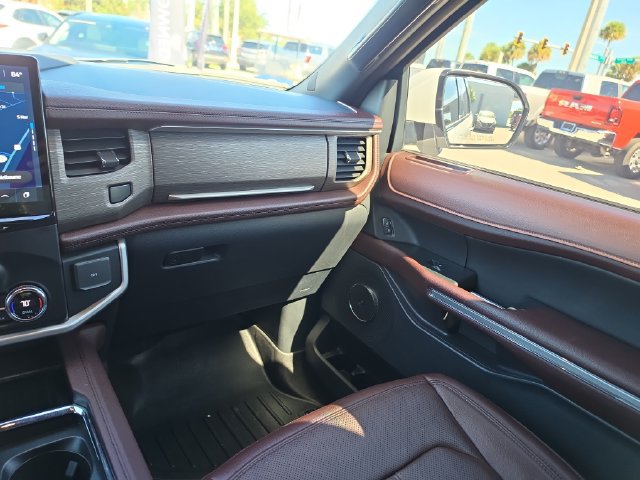 Used 2022 Ford Expedition Limited RWD image 10